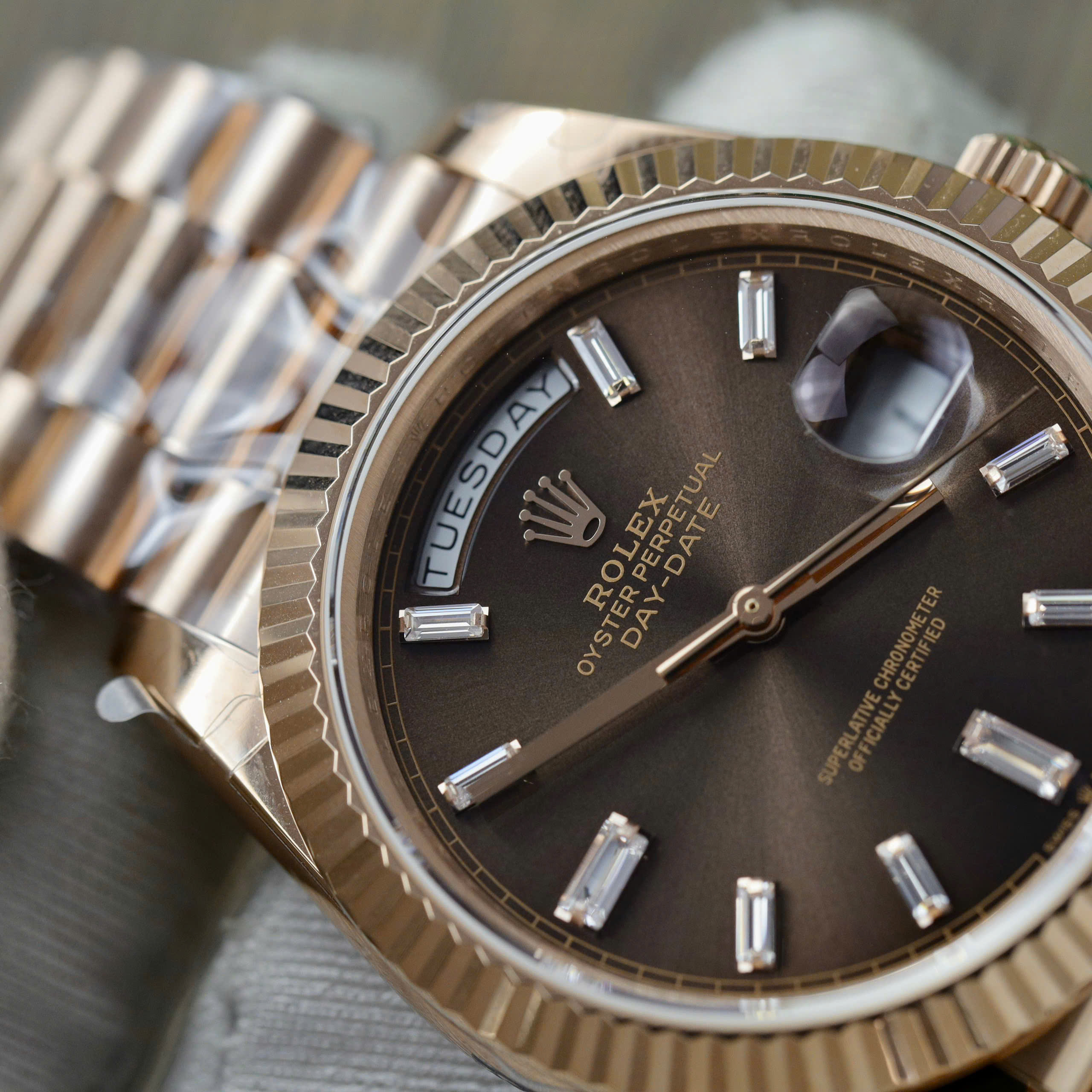 Đồng Hồ Rolex Day-Date Vàng Hồng Mặt Chocolate Replica 11 Trọng Lượng 179gr Nhà Máy GM 40mm (5) Đồng Hồ Rolex Day-Date Vàng Hồng Mặt Chocolate Replica 1:1 Trọng Lượng 179gr Nhà Máy GM 40mm
