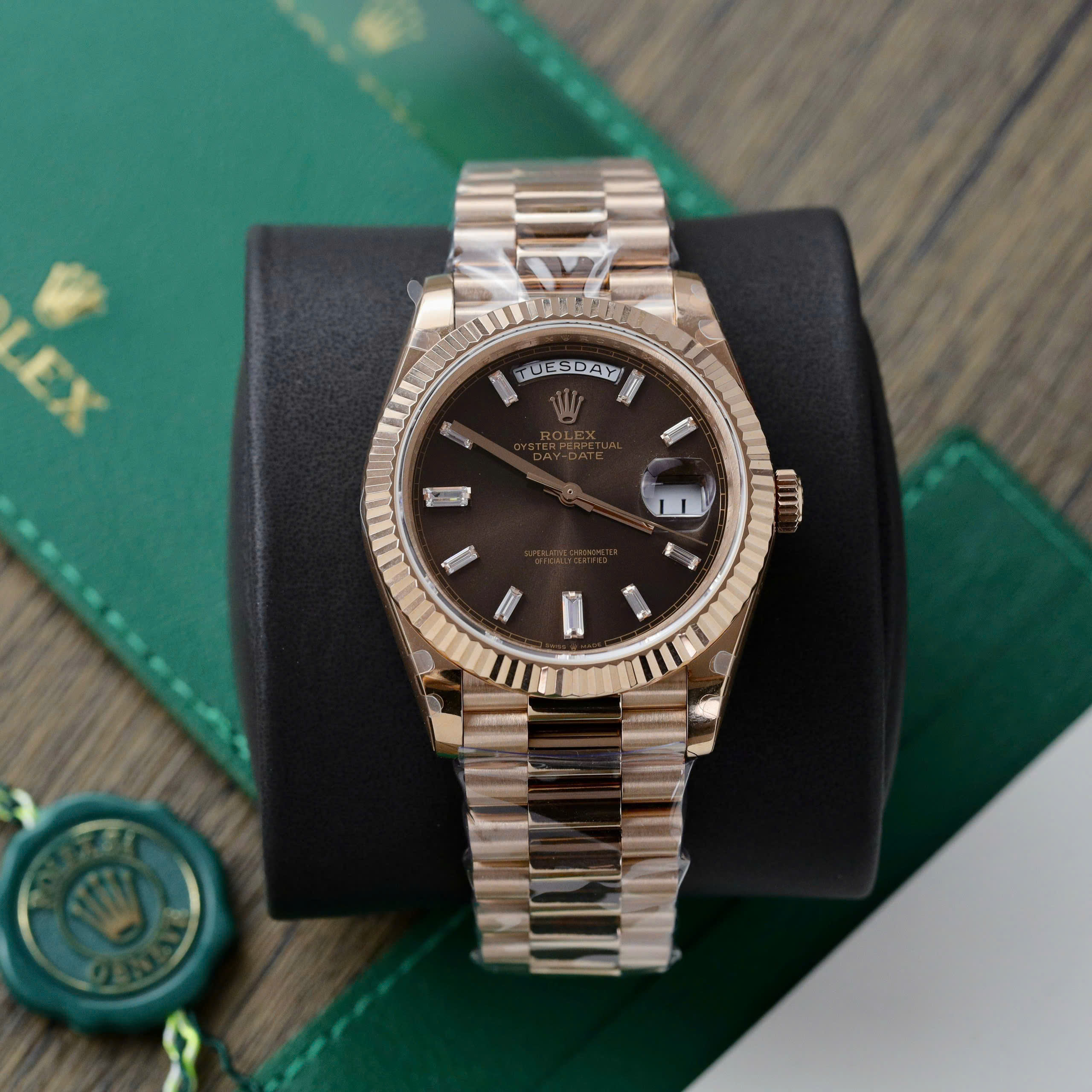 Đồng Hồ Rolex Day-Date Vàng Hồng Mặt Chocolate Replica 11 Trọng Lượng 179gr Nhà Máy GM 40mm (7) Đồng Hồ Rolex Day-Date Vàng Hồng Mặt Chocolate Replica 1:1 Trọng Lượng 179gr Nhà Máy GM 40mm