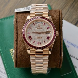 ĐỒNG HỒ ROLEX DATEJUST LADY REPLICA 11 BỌC VÀNG THẬT MẶT SỐ KIM CƯƠNG MOISSANITE VIỀN RUBY BAGUETTE 31MM